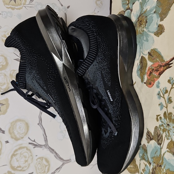 BROOKS LEVITATE 2 MENS SIZE 10 SNEAKER - Picture 5 of 11